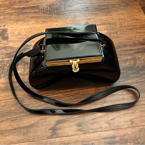 vintage 90s box purse with gold clasp faux leather - Picture 2 of 8